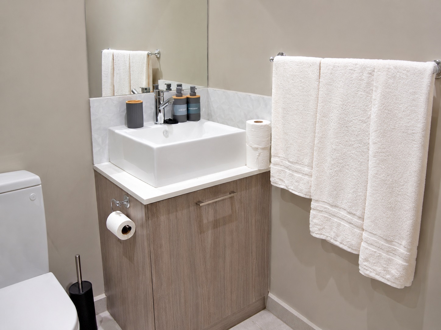 The Bolton Apartment Bathroom